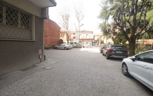 UV19 Large Commercial Space in Santa Viola