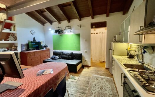 AV847 – Via San Felice investment loft