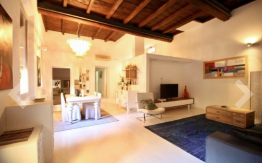 AV849 – Historic Center near Via d’Azeglio pedestrian area