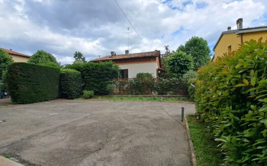 AV863 – 2 Bedroom to renovate in the Mazzini neighborhood