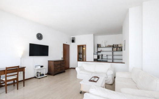 AV871 – S. Lazzaro – Immerso nel verde e situato in una zona esclusiva