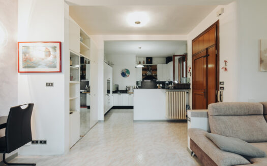 VV61 – Via del Parco. Villa con ampio parco