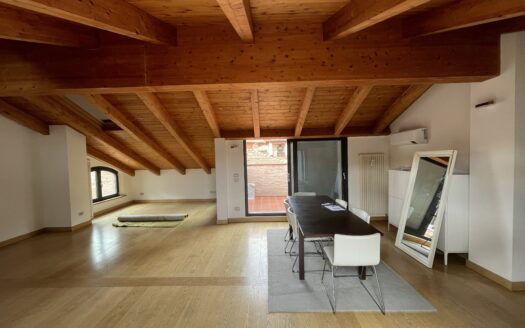 AA332 – Appartamento in affitto in Via San Vitale