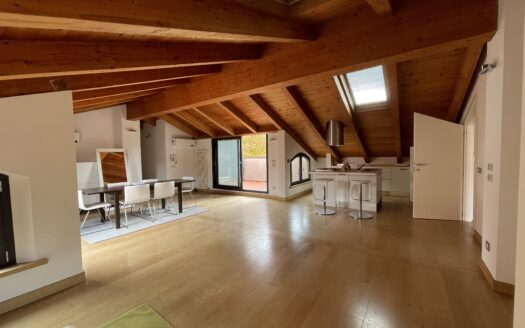 AA332 – Appartamento in affitto in Via San Vitale