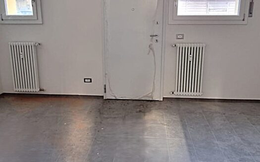 AV 937 unità immobiliare con entrata indipendente