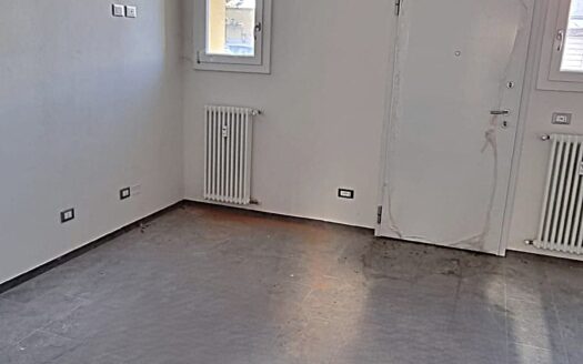 AV 937 unità immobiliare con entrata indipendente