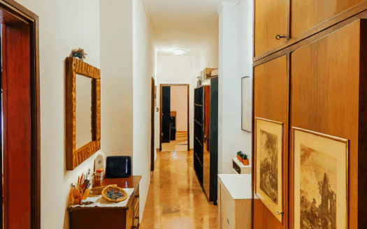 AV944- Appartamento in Vendita in centro, Bologna