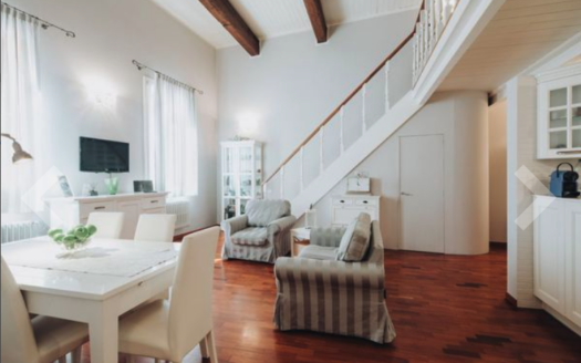 AV748**Appartamento in Vendita – Via Alessandrini, Centro Storico**