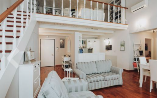 AV748**Appartamento in Vendita – Via Alessandrini, Centro Storico**