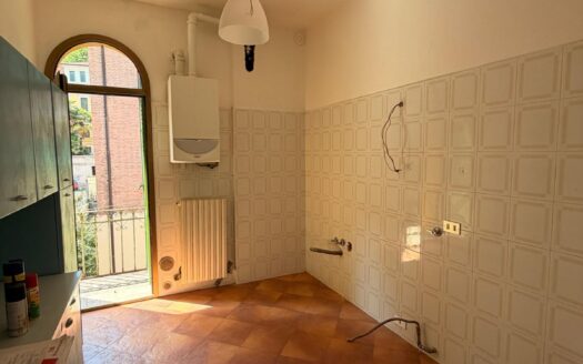 AV996 – Appartamento in vendita in via Bellombra – Bologna