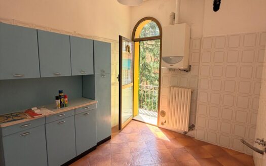 AV996 – Appartamento in vendita in via Bellombra – Bologna