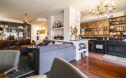 AV961 – AMPIO QUADRILOCALE BEN TENUTO ACCANTO A PARCO TALON