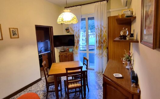 AV980 – VIA DEL FRANCIA TRILOCALE ULTIMO PIANO CON ASCENSORE