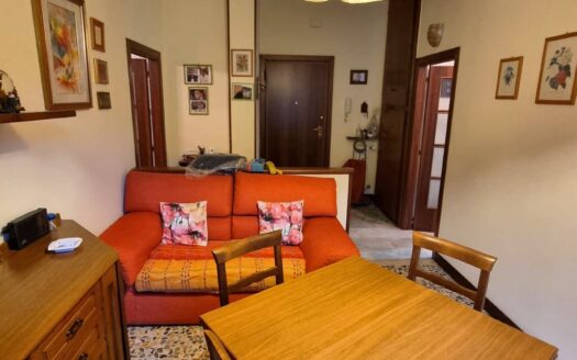 AV980 – VIA DEL FRANCIA TRILOCALE ULTIMO PIANO CON ASCENSORE