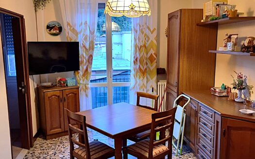 AV980 – VIA DEL FRANCIA TRILOCALE ULTIMO PIANO CON ASCENSORE