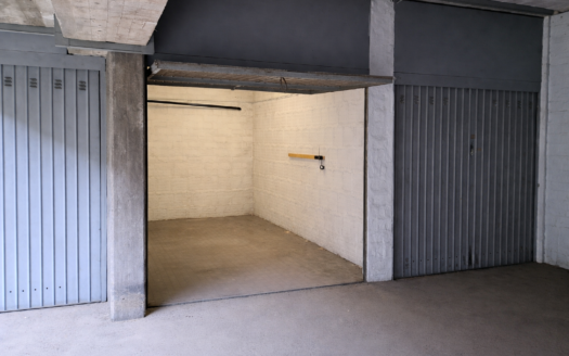 GV37 – Ampio garage in Vendita Via Lidice