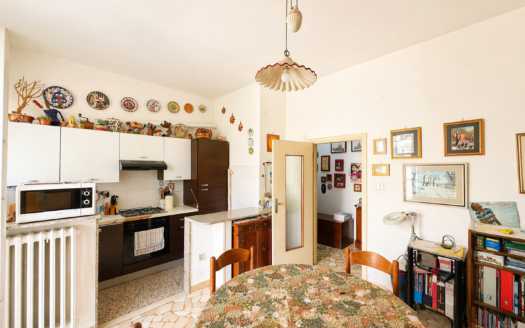 AV972 – Appartamento in vendita in Via Emilia Levante, Bologna