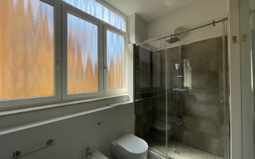 AV913 – Appartamento in vendita in Via Rizzoli 40, Bologna