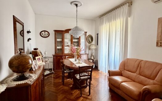AV1011 – Appartamento in vendita in Via Cellini – Bologna